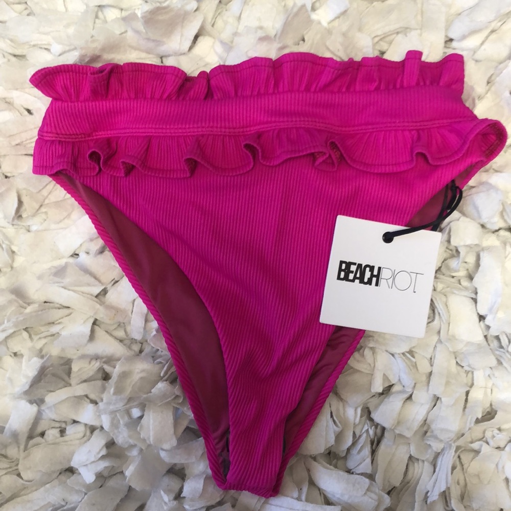 Sold Out Beach Riot Madeline Ivy Ruffle Bottom - Picture 5 of 9